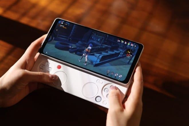 Раскрыты характеристики игрового смартфона AYANEO с выдвижным геймпадом